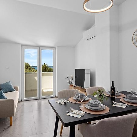 Apartment Nenad - Amazing Sea View ! Only 500 Meters From The Beach ! Fažana Extérieur photo