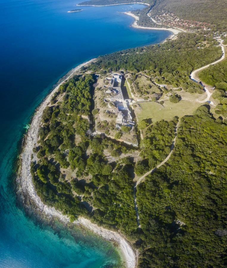 Apartment Nenad - Amazing Sea View ! Only 500 Meters From The Beach ! Fažana Extérieur photo